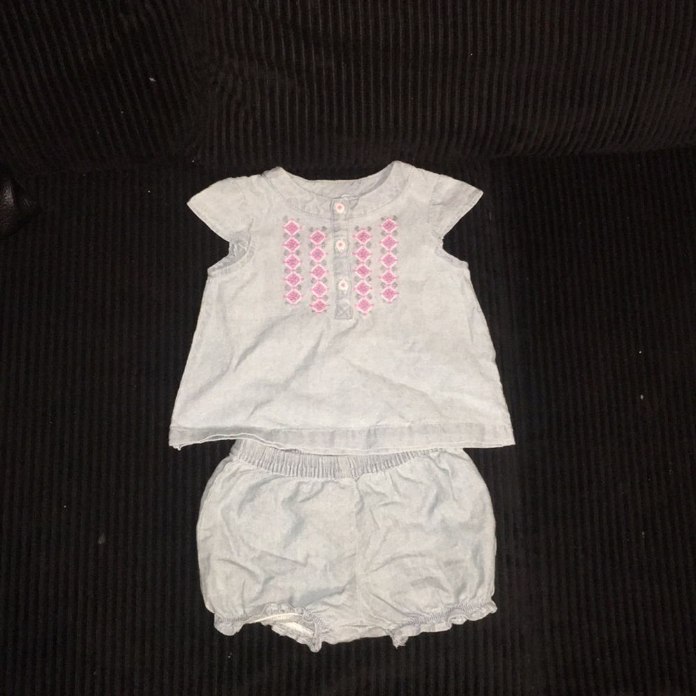 🚨SOLD🚨2 piece 6 mo. Babygirl outfit 🎀